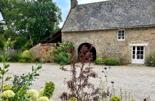RENOVATED HOUSE IN A TYPICAL HAMLET NEAR THE SEA