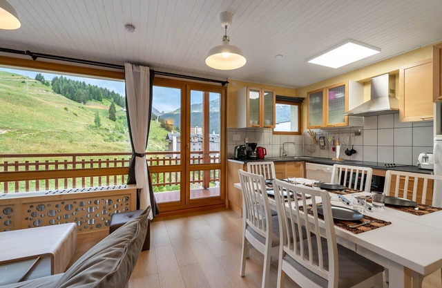 Renovated modern apartment with direct access to slopes and balcony in Courchevel