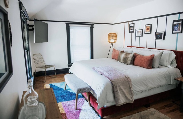 Renovated. Modern. Downtown + 1.5 Miles to Stadium