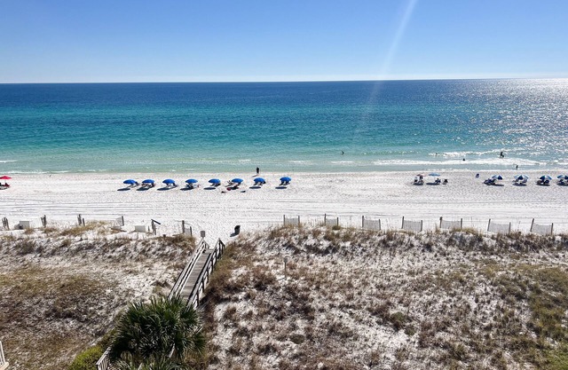 Renovated oceanfront penthouse condo - direct beach access!
