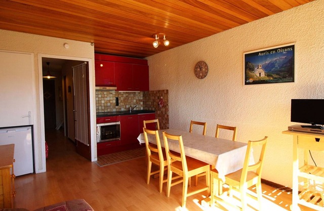Renovated studio cabin at the foot of the slopes, 6 pers, near services