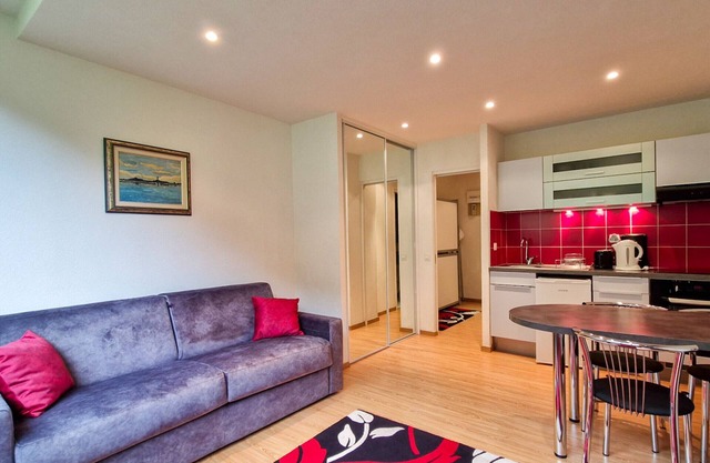 Renovated Studio Near Slopes: Cozy, Ski Storage, Close to Shops