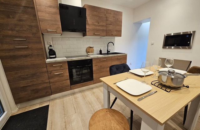 Renovated townhouse with private garage in Épinal