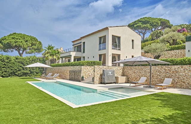 Renovated villa - Saint-Tropez - In front of the Château de la Messadiere