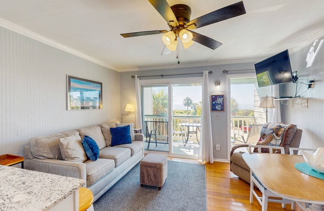 Renovated villa with gorgeous ocean views, pool, grills, & great location