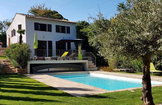 Renovated villa with heated pool and air conditioning
