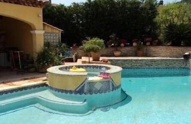 Renovated villa with Oriental decor, sleeps 4, 1 bedroom