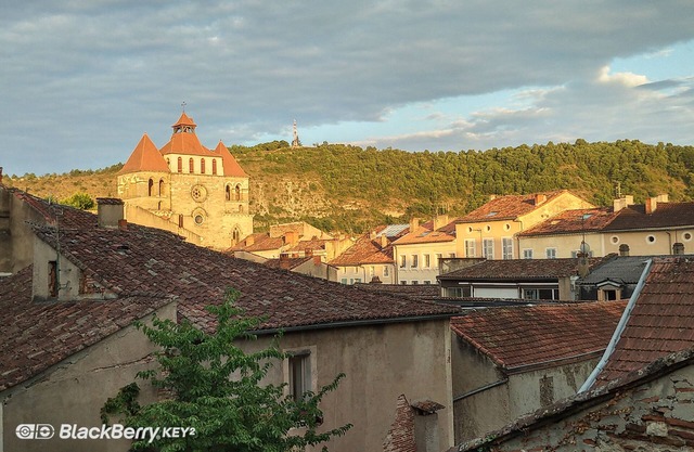 Rent large and beautiful house in the heart of historic old Cahors
