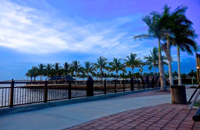 Rent this Luxury 5 Star Villa on Charlotte Harbor, Charlotte County Villa 1001