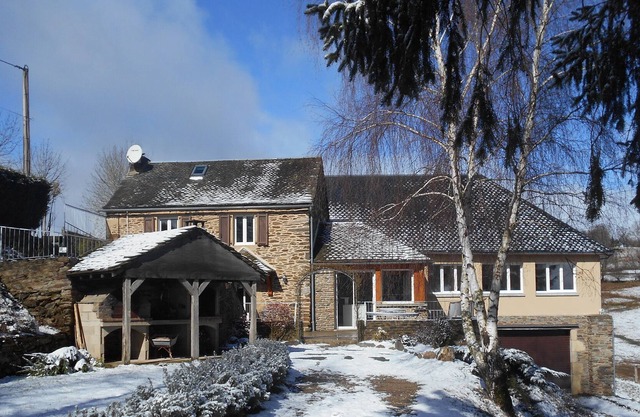 RENTAL Cottage La Belle Aubrac 15 PERS AT THE GATES OF AUBRAC 3 STARS; 3 EPIS