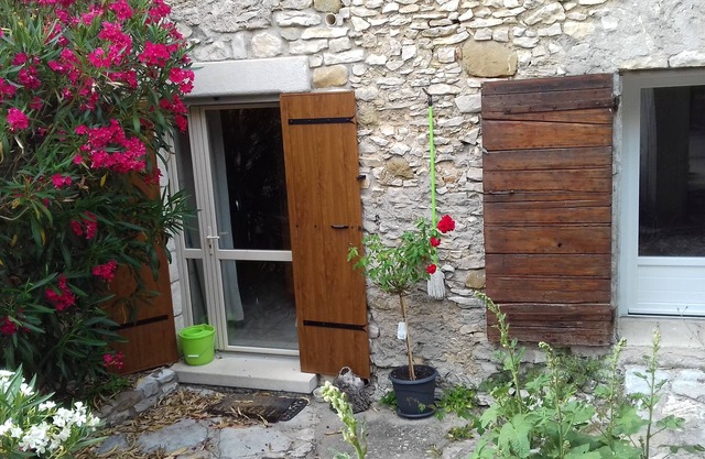 Rental Gîte in Provence 04150 Banon