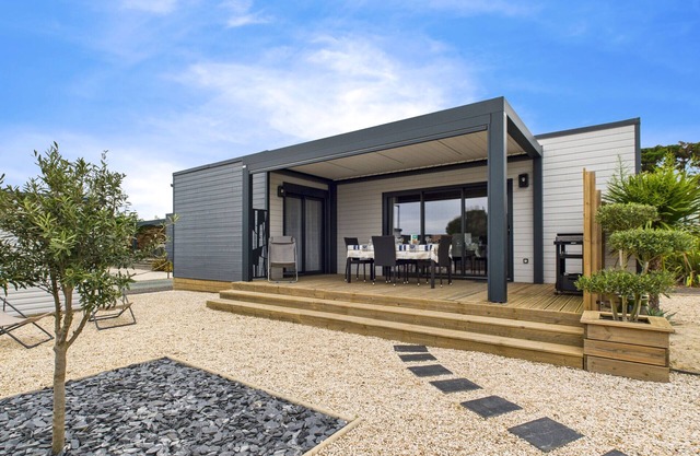 Residence with swimming pool, chalet for 4