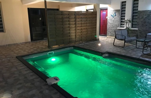 residence Henry's avec piscine chauffée et jacuzzi