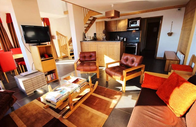 Residence Roc Belleface C - Pleasant and spacious four rooms equipped for 10 people with panoramic views in a residence with swimming pool and sauna