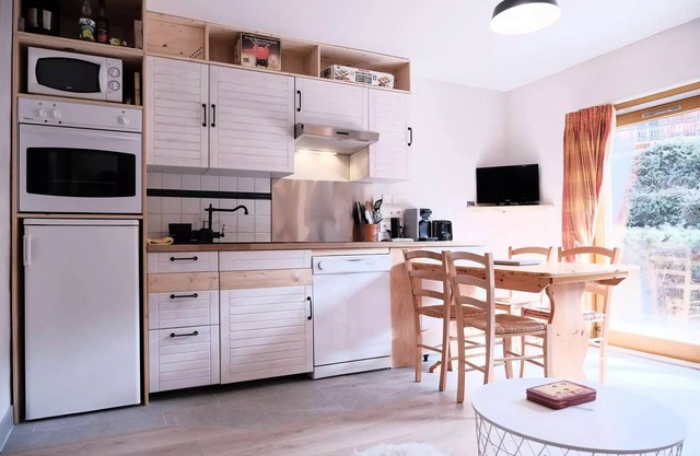 Residence Val Blanc 2 - Apartment 3 people in the village close to shops