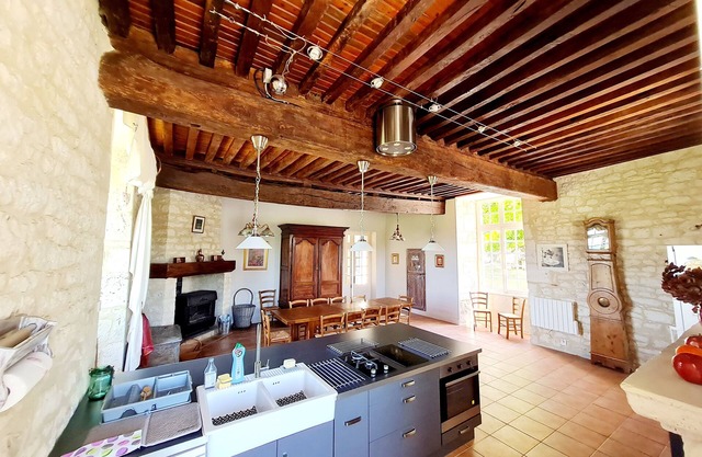 Residence, vineyards, natural pool, near Bergerac Dordogne Périgord