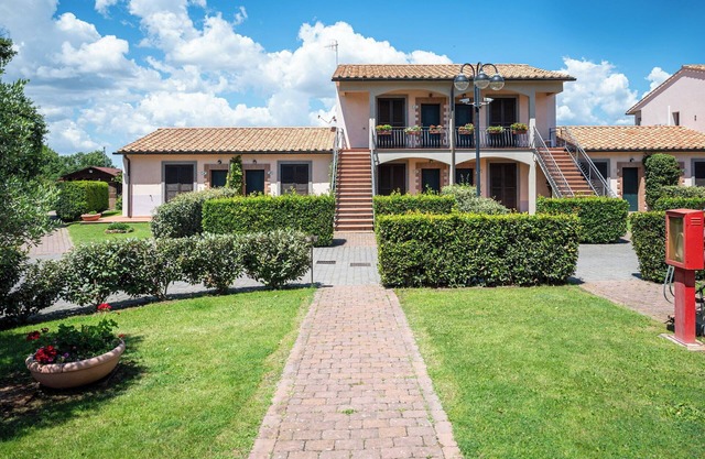 Residence, wellness center, swimming pool, large garden, breakfast room, B4pt