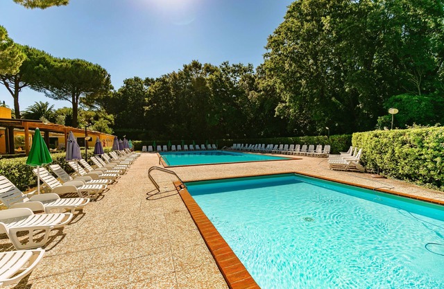 Residence with pool in Guardistallo