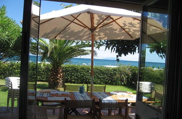 Residential flat ideally located on the beach with private garden - 4 rooms - 6 persons