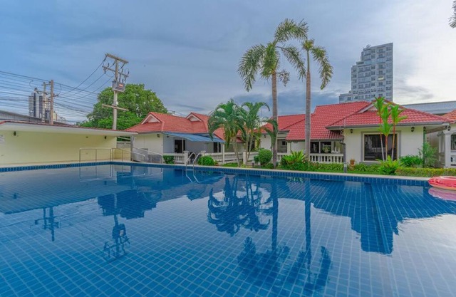 Resort 6-3BR Huge Pool, BBQ, 300m-Beach, 8 mins to Walking Street