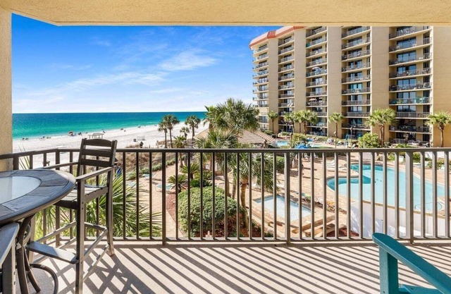 Resort Living, 20th Floor Condo, Balcony, Sleeps 8