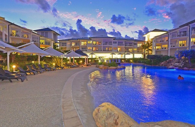 RESORT ON THE BEACH 2214/2215