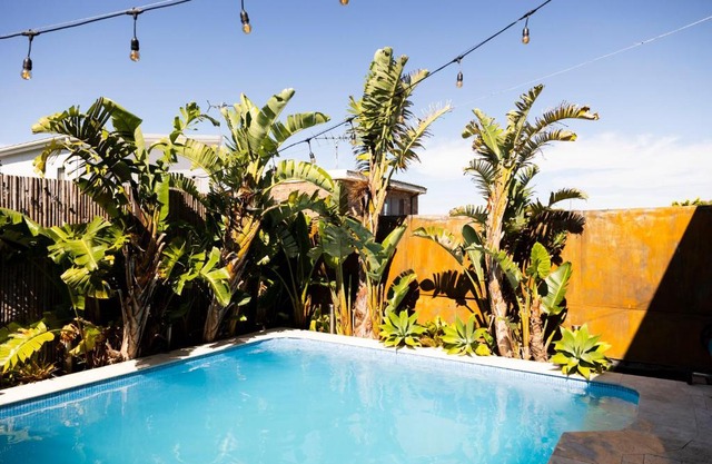 Resort Style home close to the Beach with Pool, Sauna and Pizza Oven