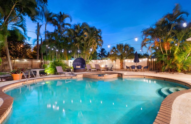 RESORT STYLE HOME W/HEATED POOL MINS TO BEACH & DELRAY