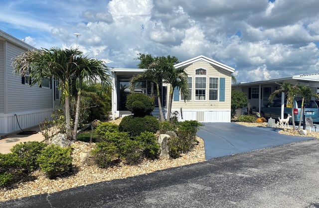 Resort Style Living 55+ Golf Community near Orlando