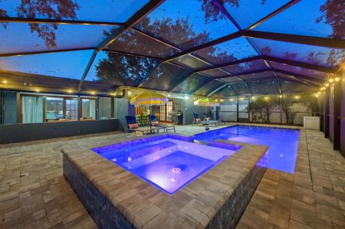 Resort-Style Oasis Pool Mini Golf Playground