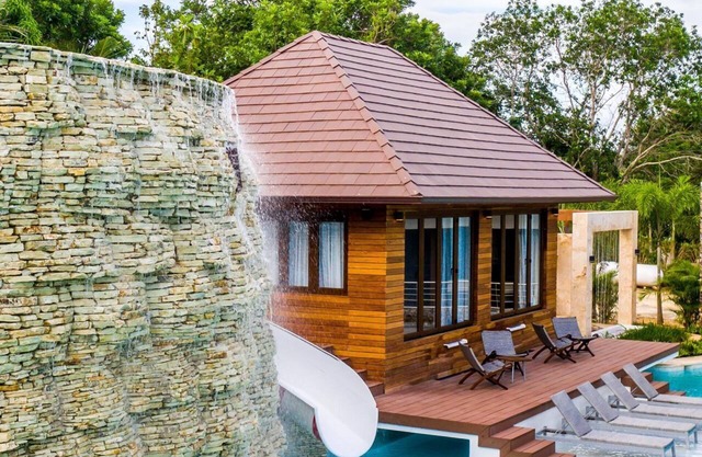 Resort Style Villa with Swim Up Bungalows in Casa De Campo