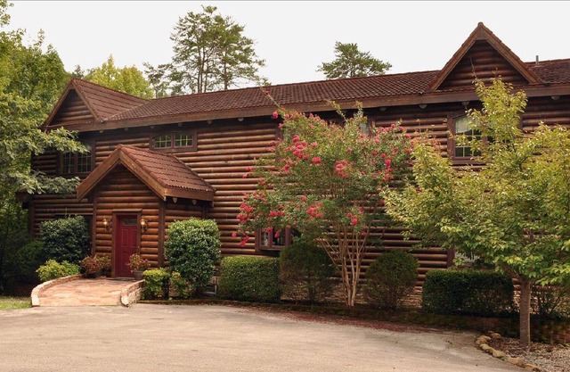 Respite Lodge by the Tennessee River