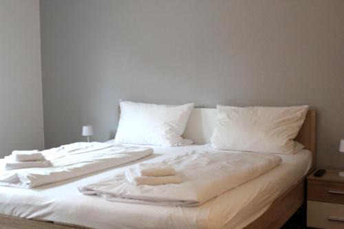 Restaurant Ollex and beds Zimmer 1