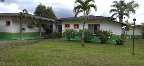 RESTAURANTE Y ALOJAMIENTO EL NUDO COCINA Y CAFE