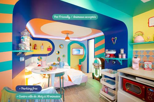 Retro Candy Lounge, avec terrasse et parking