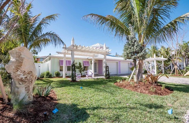 Retro Style Home with Large Pool Close to Downtown Holmes Beach and Walk to Beach!
