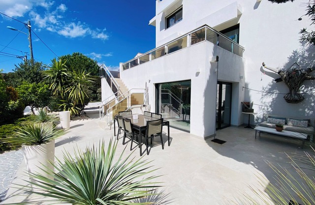 Rez de Jardin Villa Contemporaine 1min de la Plage