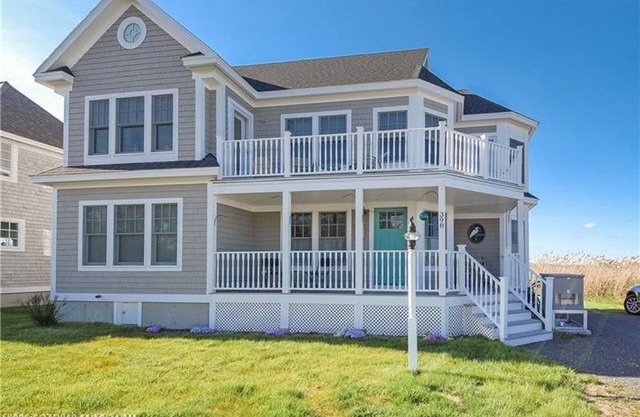 Rhumb on Inn! and Enjoy Wonderful Views and Updated Gourmet Kitchen