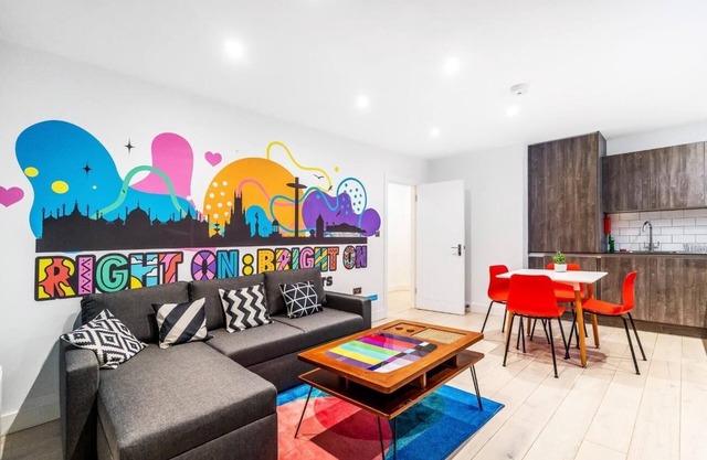 Right On : Bright On Apartment 1G | By My Getaways