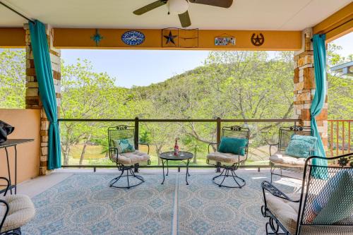 Rio Vista Condo Direct Guadalupe River Access!