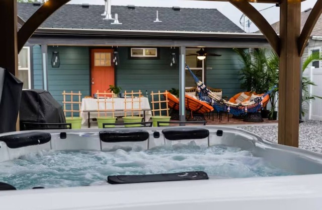 Rise & Grind SLC/HIGH-END Style/Gated & Garage.