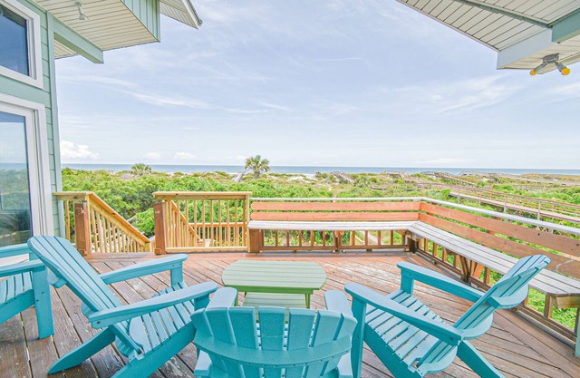 Rising Sun - Vacation Bliss! Ocean Front, Large Decks, and Private Beach Access!