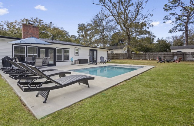 Rising Tides Hideaway! HEATED POOL!