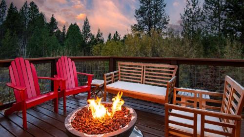 River Meadows by AvantStay Near River w Hot Tub Access to Private Boat Ramp