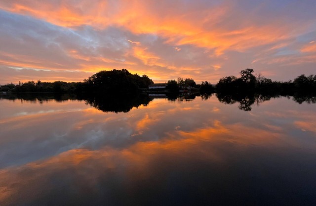 River view beautiful 2 bed house, garden, pool