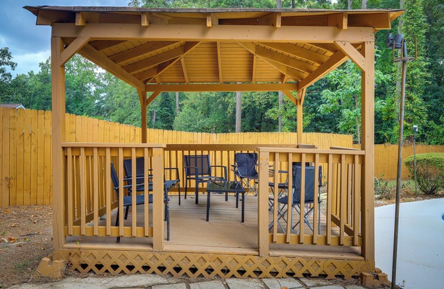 Riverdale Retreat w/Private Pool & Game Room!