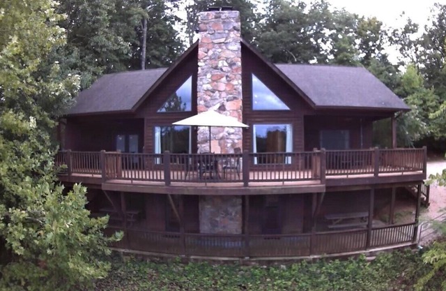 Riverfront Current River Cabin in Van Buren Mo!