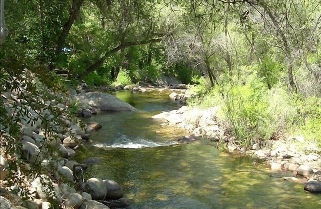 Riverfront Home with Large Deck on South Fork of Kaweah River