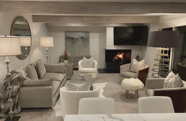 Riverfront Luxury! Gorgeous all new, street level (no stairs) in heart of Aspen