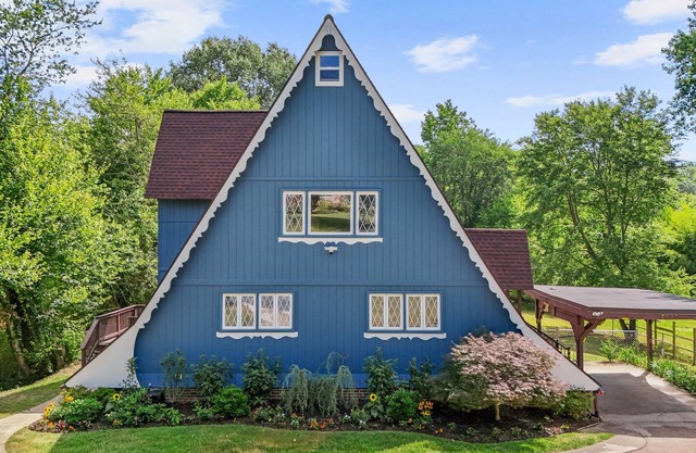 Riverfront Retreat-HotTubIDock|Fenced YardINear DC